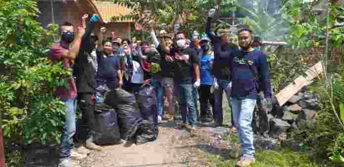 Komunitas di Banjarsari Ciamis Ikut Aksi World Cleanup Day