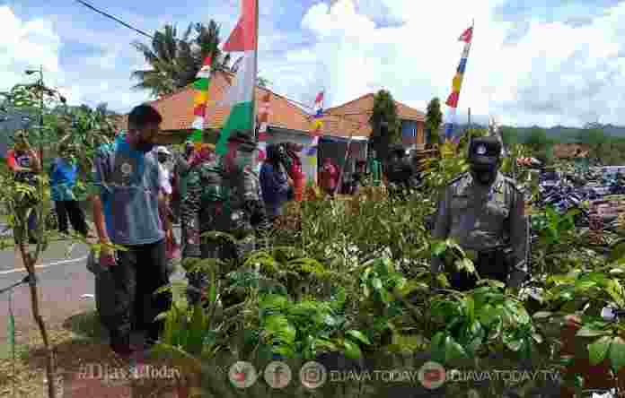 Kanit Binmas Polsek Rancah Aiptu Jenaludin dan Babinsa Sertu Ending meninjauan aktifitas Lembur Tohaga Lodaya