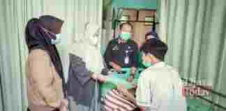 Anak Drivel Ojol Ciamis Ketika Diberi Bantuan Oleh Bupati Ciamis