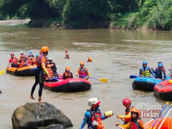 Wisata arung jeram Ciamis