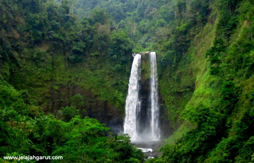 5 Rekomendasi Curug Di Garut Yang Menarik Untuk Dikunjungi