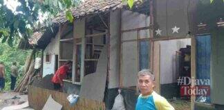 Rumah tersambar petir