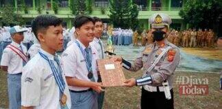 Police Goes School