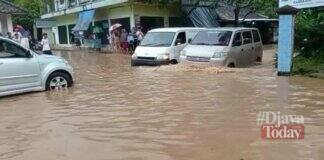 Sungai Cisepet Meluap