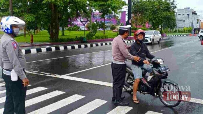 Tegur Pengguna Jalan