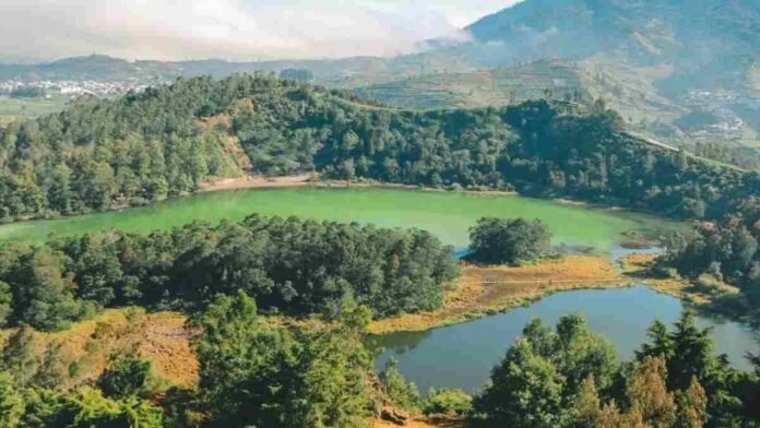 Telaga Warna Dieng