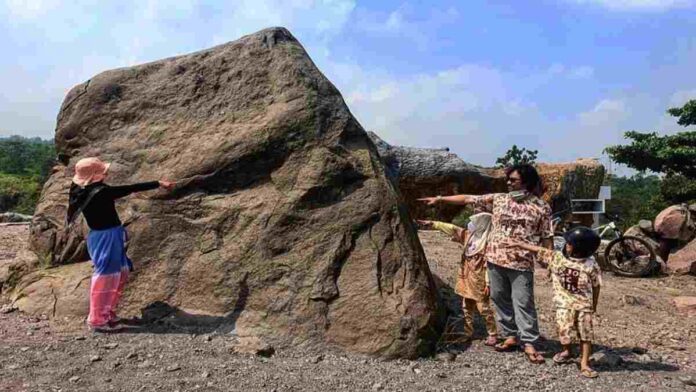 Wisata Batu Alien Merapi