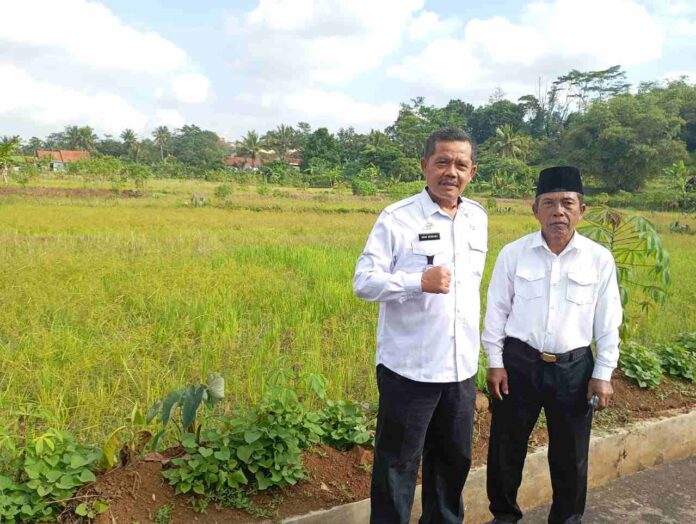 Pemerintah Baregbeg, Kecamatan Baregbeg, Kabupaten Ciamis yang akan membangun sumur Artesis untuk mengantisipasi kekeringan.