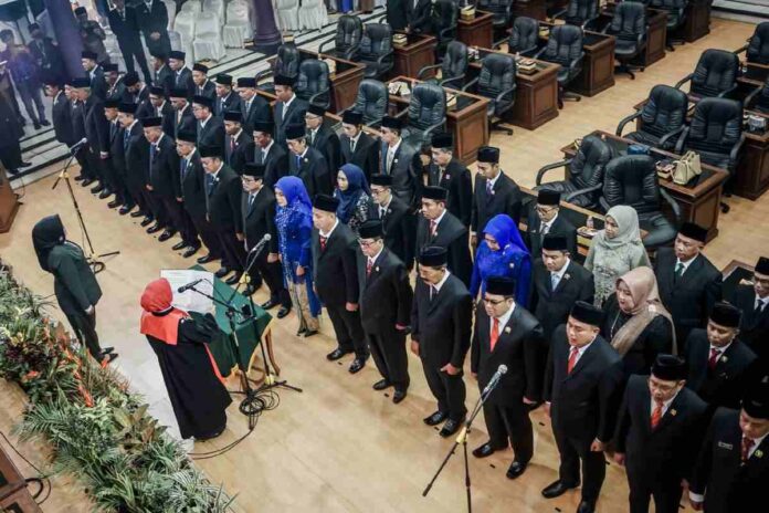 50 anggota DPRD Ciamis periode 2024-2029 resmi dilantik. Rapat Paripurna DPRD Ciamis pengucapan sumpah/janji anggota DPRD Ciamis
