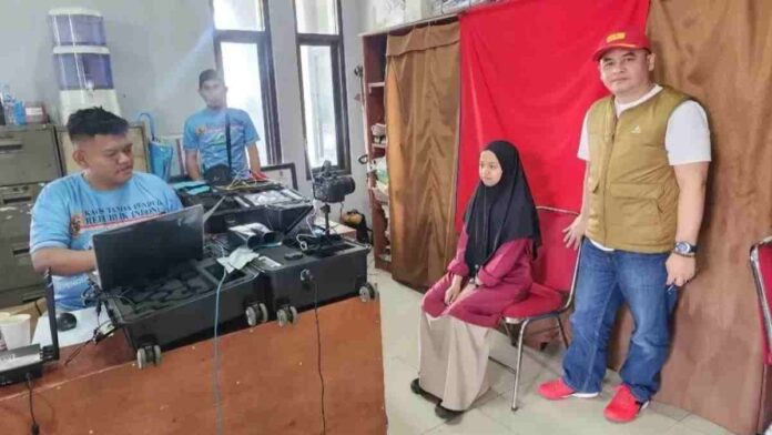 Disdukcapil) Ciamis membuka layanan administrasi kependudukan (Adminduk) terutama perekaman KTP elektronik bagi pemilih pemula di Kecamatan Kawali.