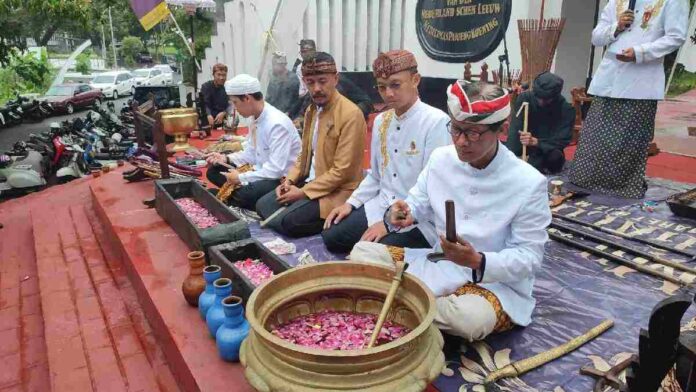 Tradisi Jamasan Situs Jambansari