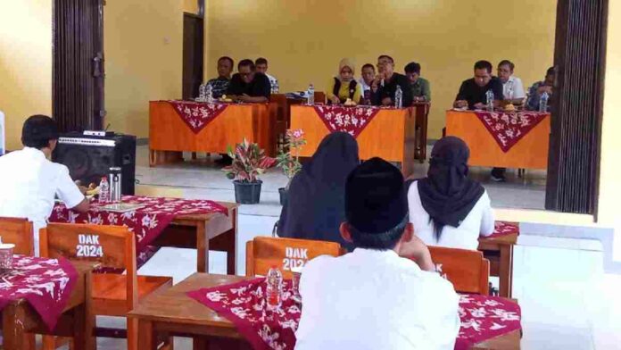 Komisi D DPRD Kabupaten Ciamis menekankan pentingnya perlindungan profesi guru dan netralitas ASN menjelang Pilkada