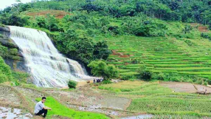 Curug Cirajeg Purabaya