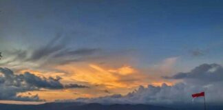 sebelum menyambut tahun baru. Kabupaten Ciamis, Jawa Barat, menyimpan banyak destinasi wisata menarik yang menawarkan panorama sunset dan sunrise yang memukau.