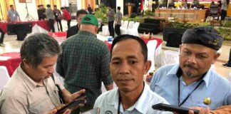 Pasangan calon Bupati dan Wakil Bupati Ciamis, Herdiat Sunarya dan Yana D Putra, berhasil memenangkan Pilbup Ciamis 2024 dengan perolehan suara