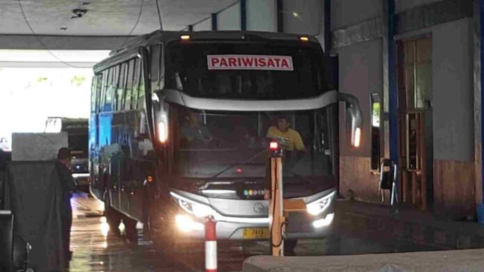 Dinas Perhubungan (Dishub) Kabupaten Ciamis rutin melakukan uji kelaikan kendaraan, khususnya pada bus pariwisata dan transportasi umum.