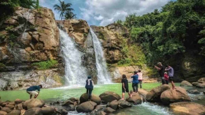 Curug Grinjing Banyumas merupakan sebuah destinasi wisata alam tersembunyi atau kini kita kenal dengan istilah hidden gem.