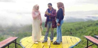 Terletak di Desa Batulawang, Kecamatan Pataruman, Puncak Pagerbatu kini menjadi destinasi wisata favorit di Kota Banjar