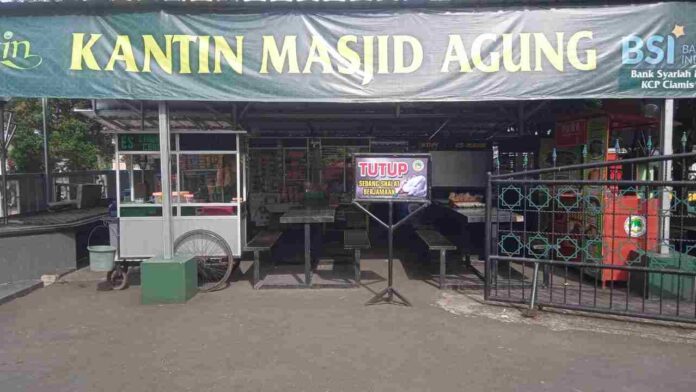Pedagang masjid agung