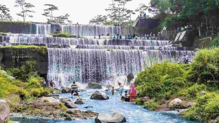 Grojogan Watu Purbo