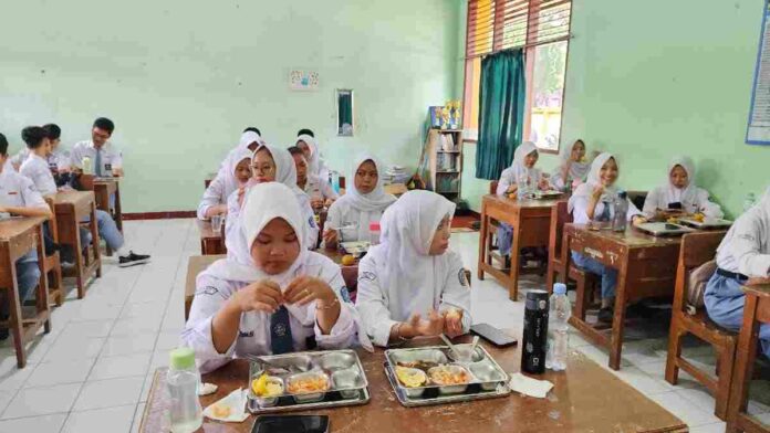 SMAN 2 Ciamis makanan