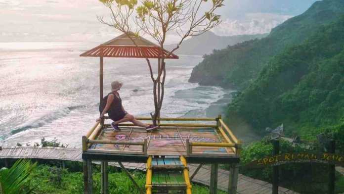 Pantai Surumanis Kebumen