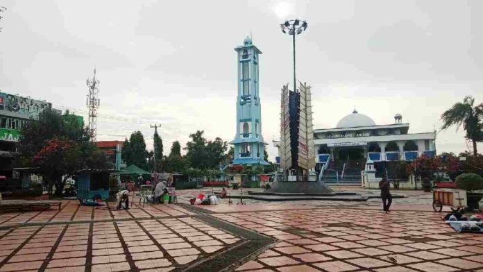 Wali Kota Banjar terpilih, Sudarsono, berkomitmen untuk mempercantik wajah Kota Banjar, khususnya kawasan Alun-Alun Kota Banjar, Jawa Barat.