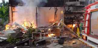 Rumah terbakar