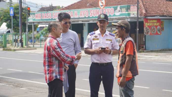 Parkir di Minimarket