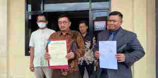 Tim kuasa hukum Bupati Tasikmalaya, Ade Sugianto, secara resmi melaporkan Wakil Bupati Cecep Nurul Yakin atas dugaan pemalsuan surat