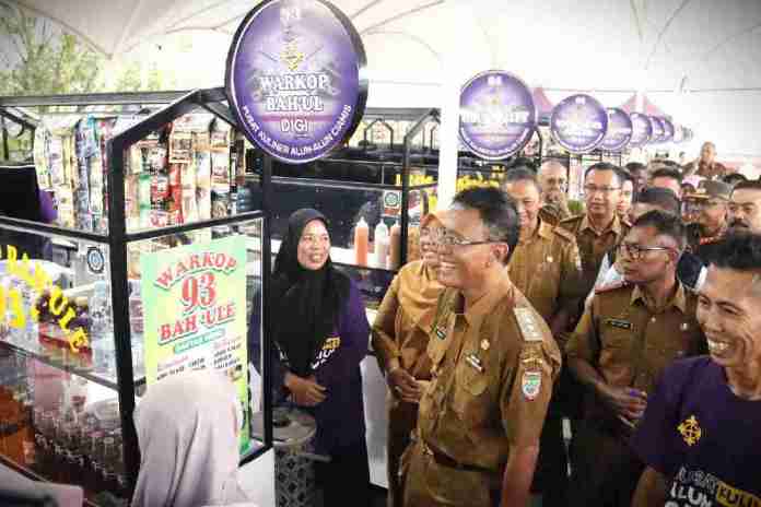 Food court di kawasan Alun-Alun Ciamis resmi diluncurkan oleh Bupati Ciamis, Herdiat Sunarya, pada Senin sore (14/04).