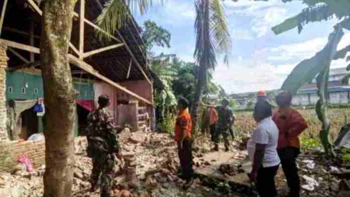 Tembok Rumah Ambruk di Kota Banjar, Diduga Lapuk dan Tanah Labil