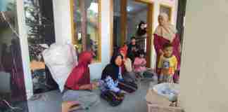 Warga pergeseran tanah