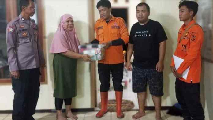 Longsor Rusak Rumah Warga di Pamarican Ciamis, Satu Keluarga Mengungsi ke Kantor Desa