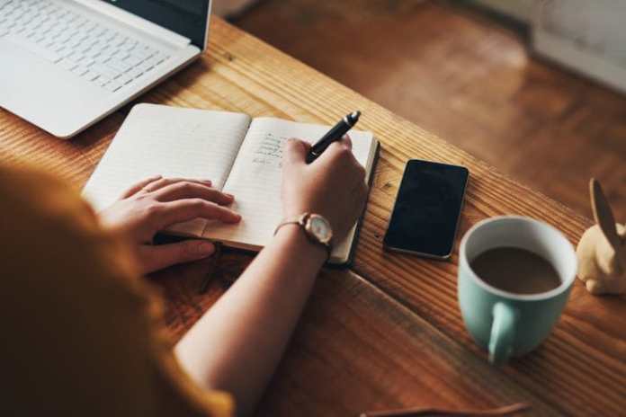 5 Manfaat Melakukan Journaling untuk Kesehatan Mental