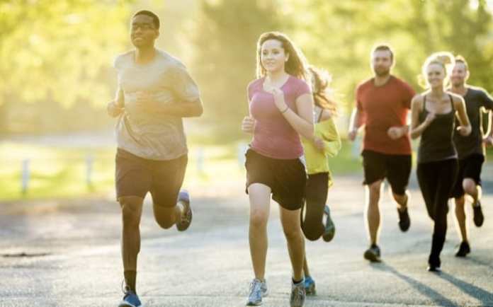 5 Olahraga yang Terasa Menyenangkan Jika dilakukan Bareng Teman, Bikin Semangat Bertambah!