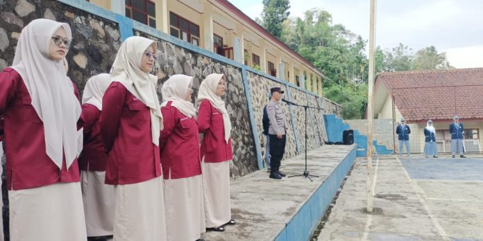 Bangun Kedekatan dengan Pelajar, Polres Ciamis Gelar Program Police Goes to School