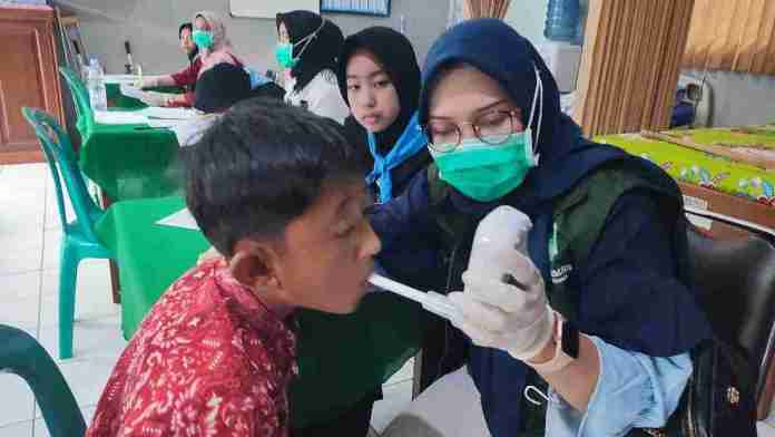 Anak SMP di Ciamis Deg-degan Saat Jalani Pemeriksaan Kesehatan Gratis