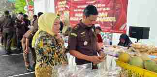 Site Icon Hujan Tak Halangi Antusias Warga Ciamis di Pasar Murah Kejari · Post Ctrl+K Save draft Publish Hujan Tak Halangi Antusias Warga Ciamis di Pasar Murah Kejari