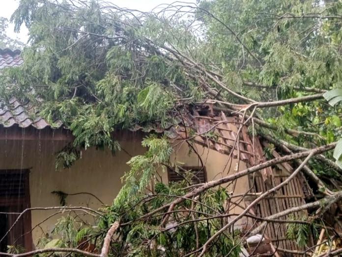 Dua Rumah di Karangkamulyan Ciamis Rusak Diterjang Angin Kencang