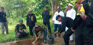 Lestarikan Alam dan Sejarah, Dewan Kebudayaan Ciamis Tanam Bibit Durian Istimewa di Situs Ciung Wanara