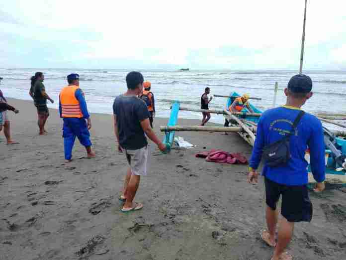 Nelayan tersambar petir