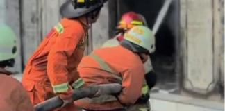 Toko cuci gudang